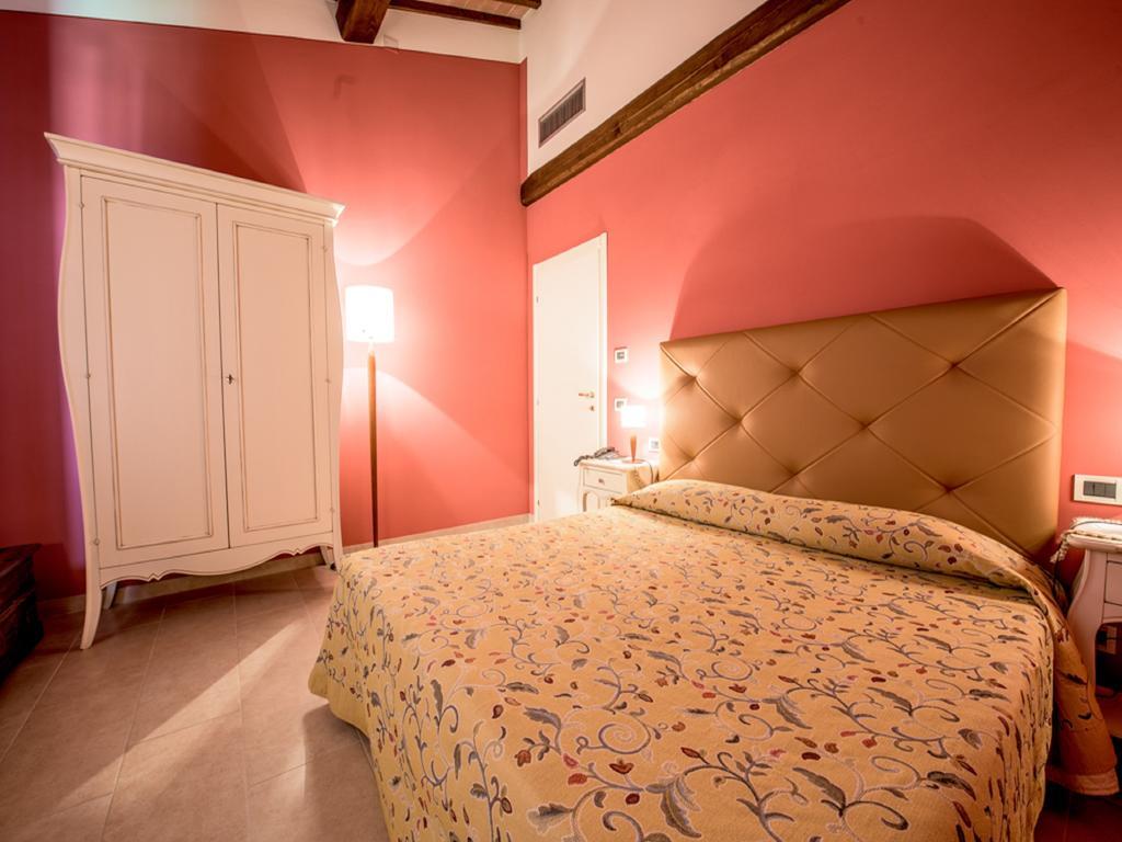 Albergo La Foresteria Bettolle Eksteriør bilde